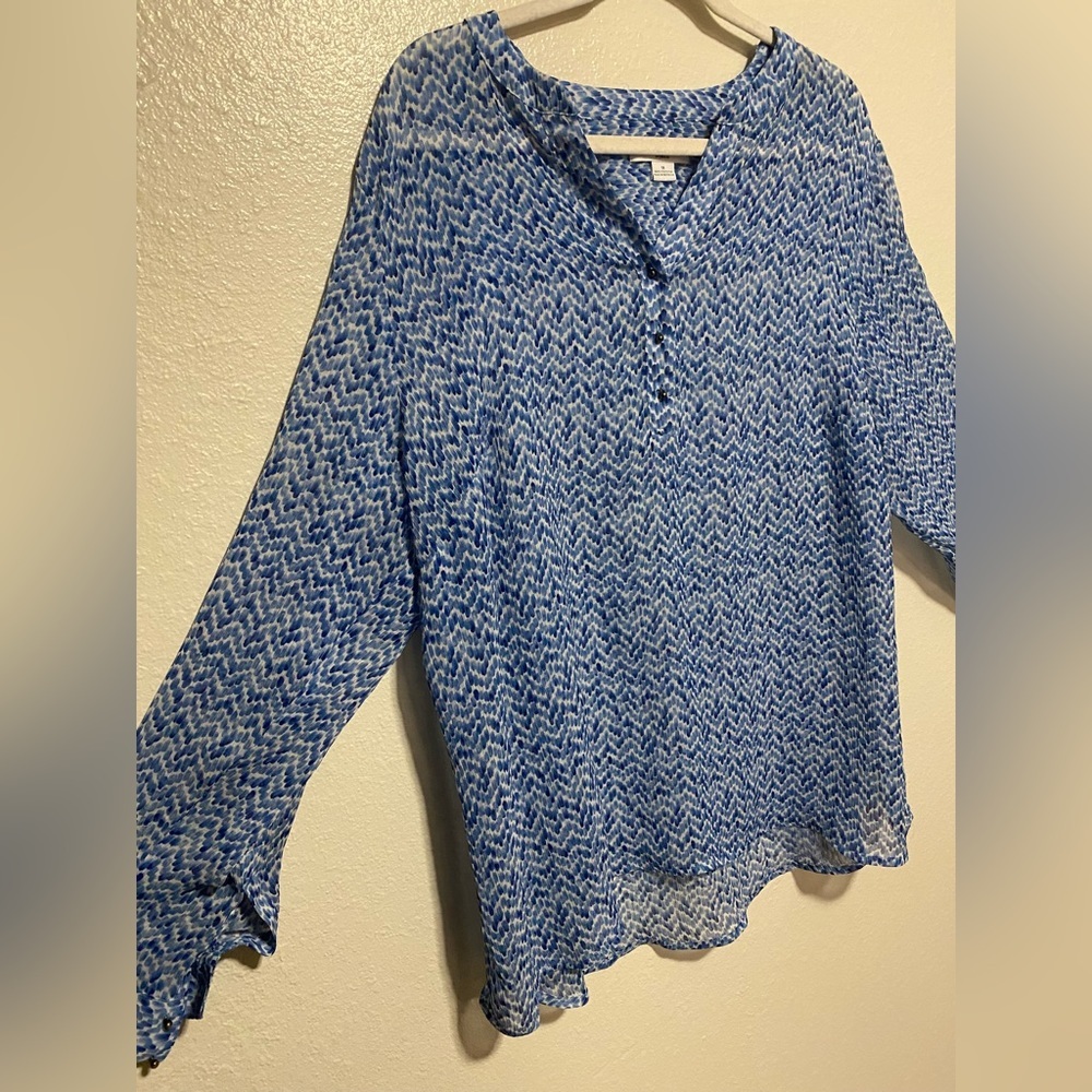 Liz Claiborne Blue & White Semi-Sheer Blouse | Long Sleeve Partial Button Top 1X - Picture 4 of 5